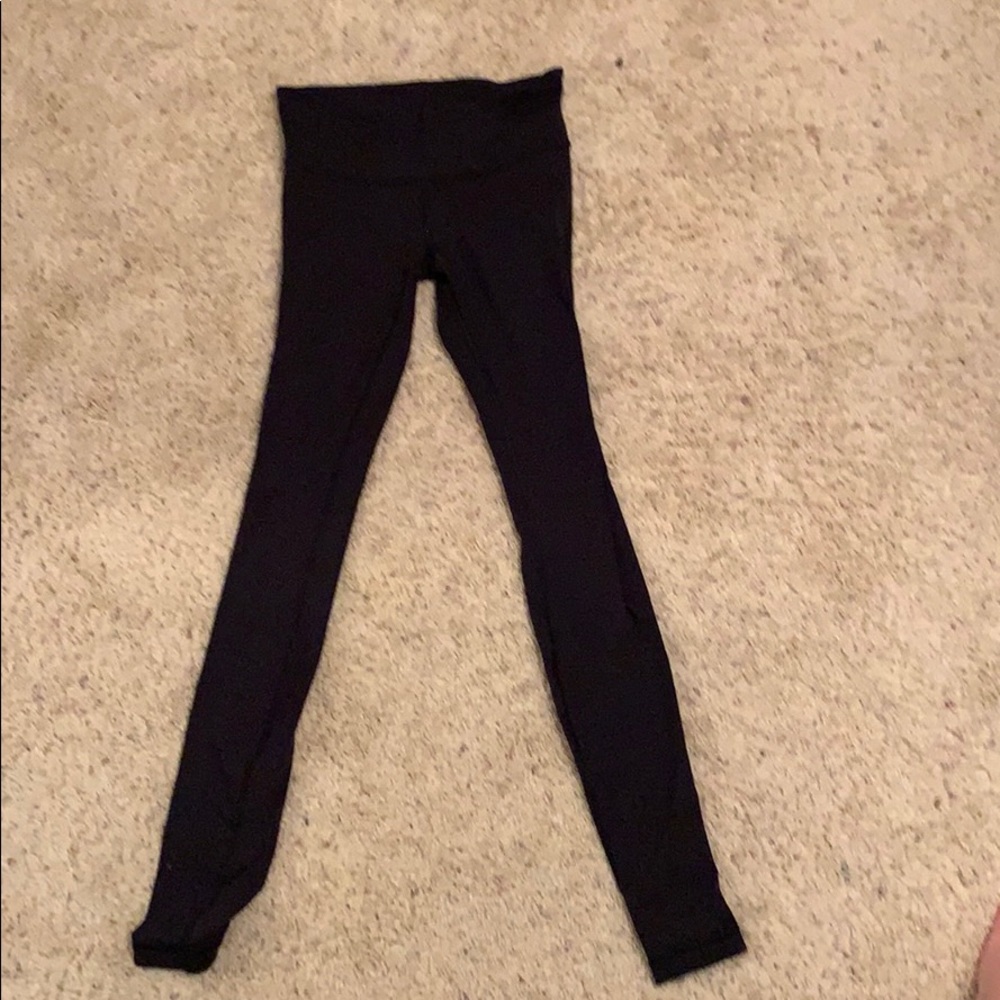 Wunder under lululemon leggings
